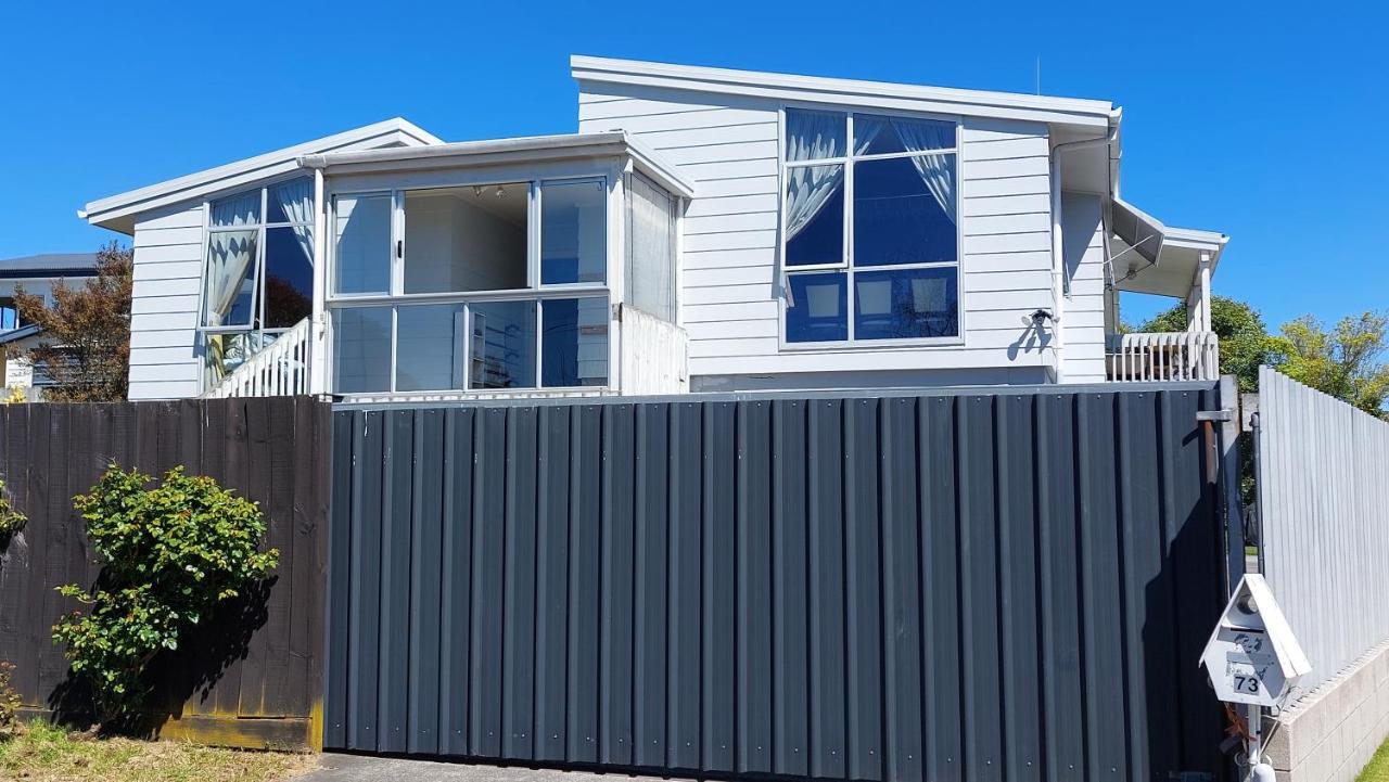 Bed And Breakfast Happy Home Taupo Accommodation Buitenkant foto