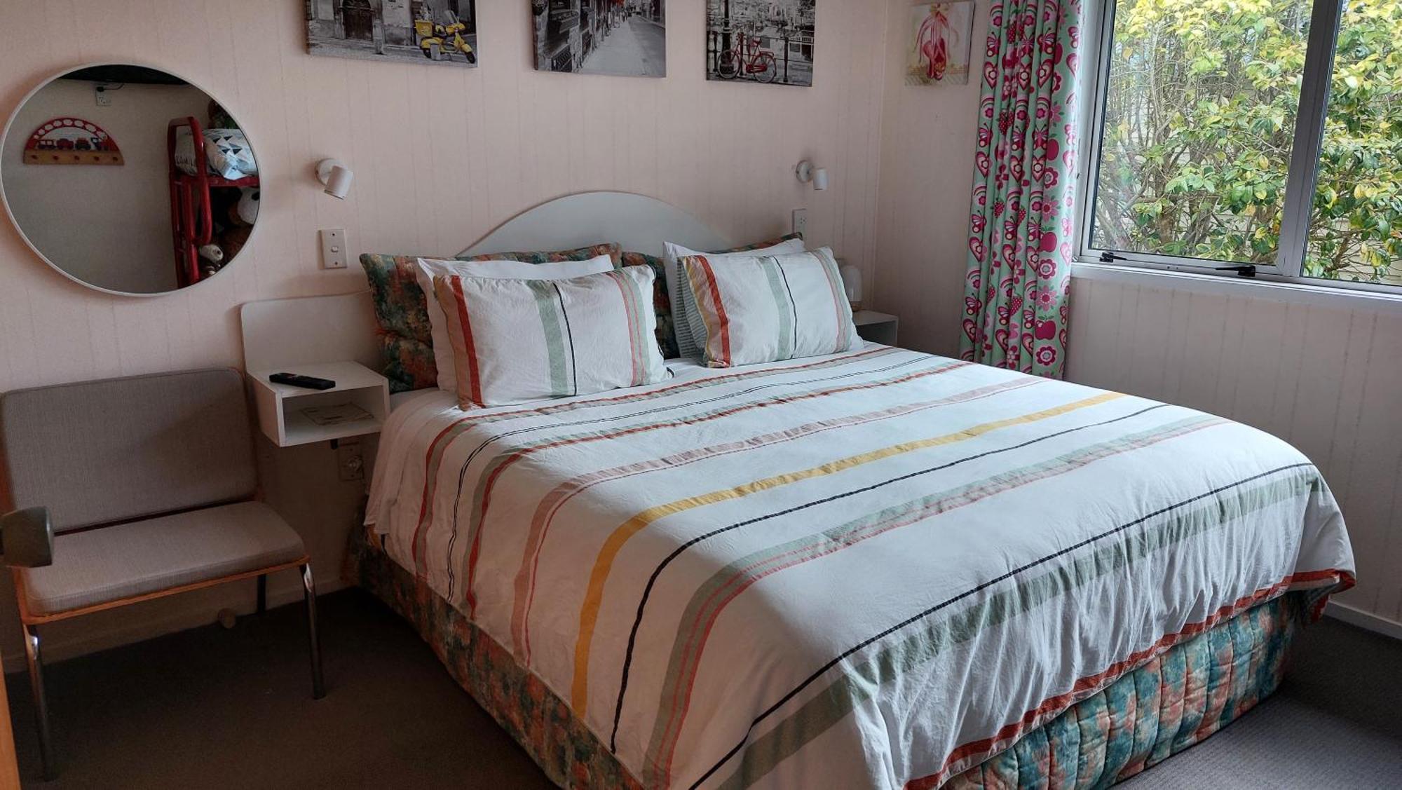 Bed And Breakfast Happy Home Taupo Accommodation Buitenkant foto