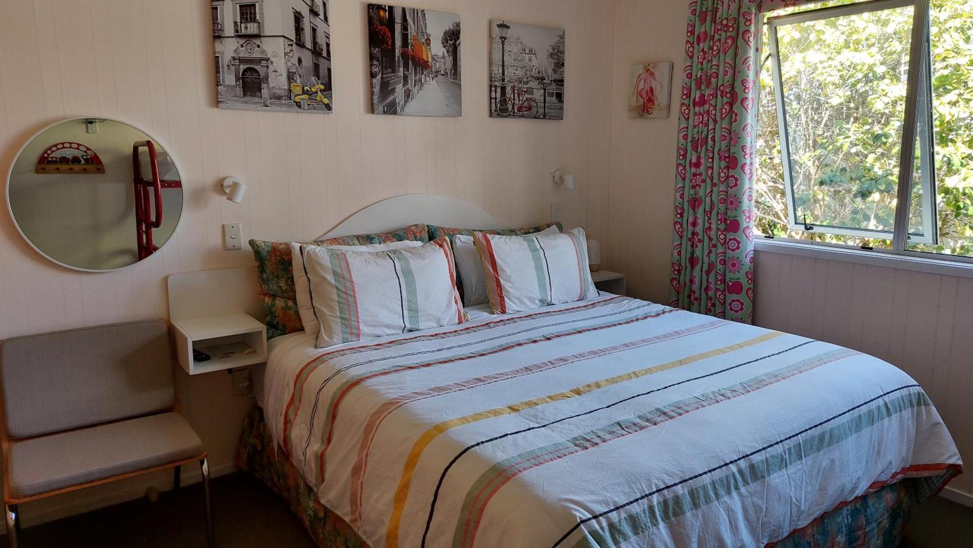 Bed And Breakfast Happy Home Taupo Accommodation Buitenkant foto