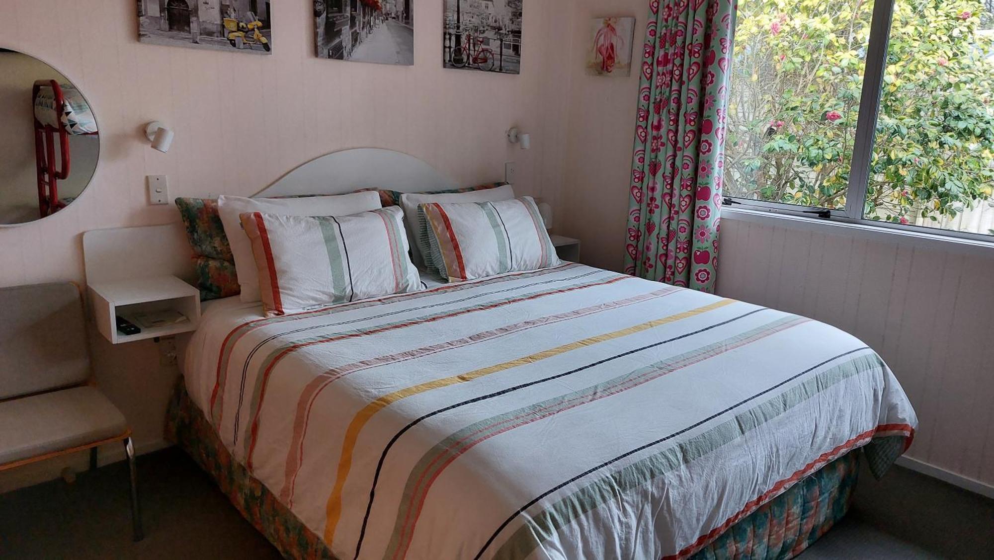 Bed And Breakfast Happy Home Taupo Accommodation Buitenkant foto