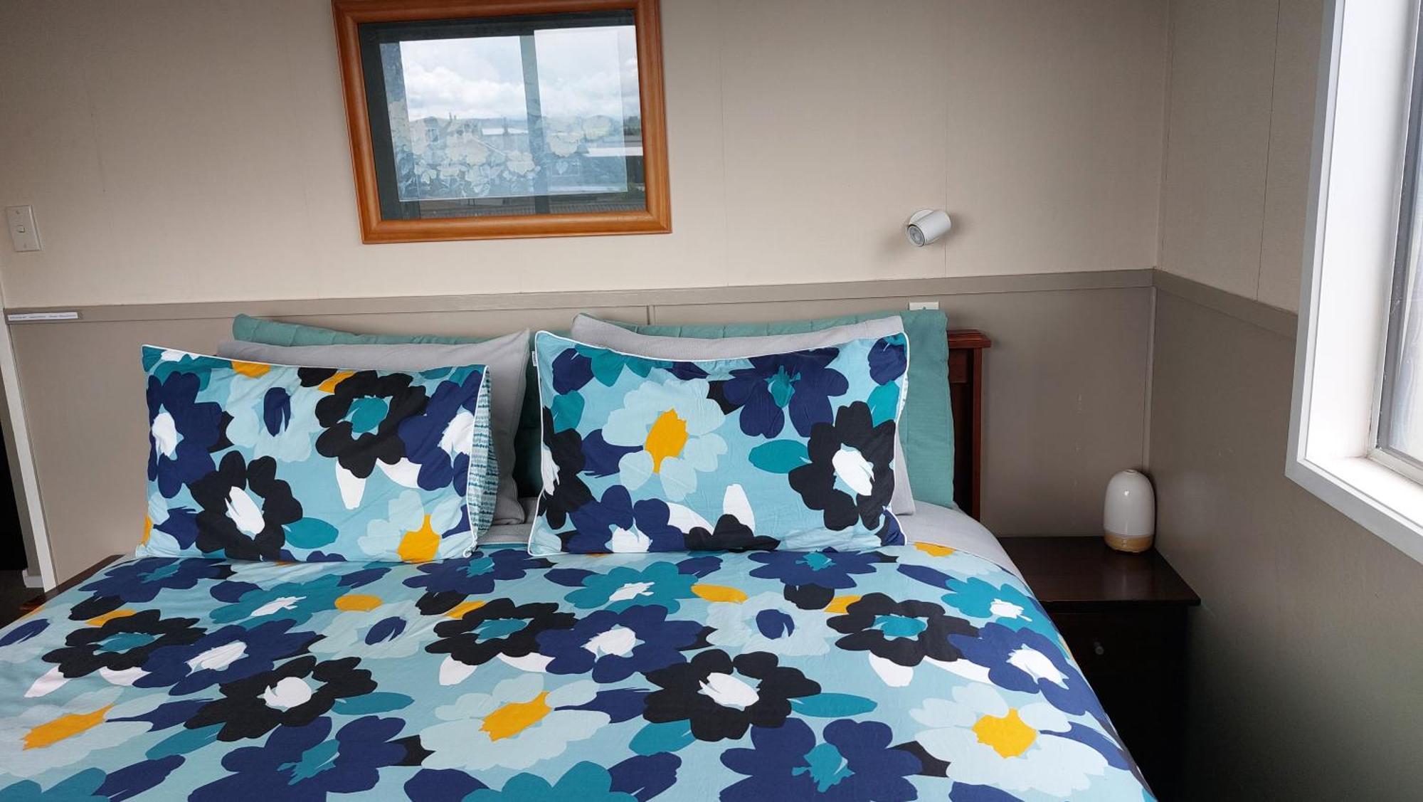 Bed And Breakfast Happy Home Taupo Accommodation Buitenkant foto