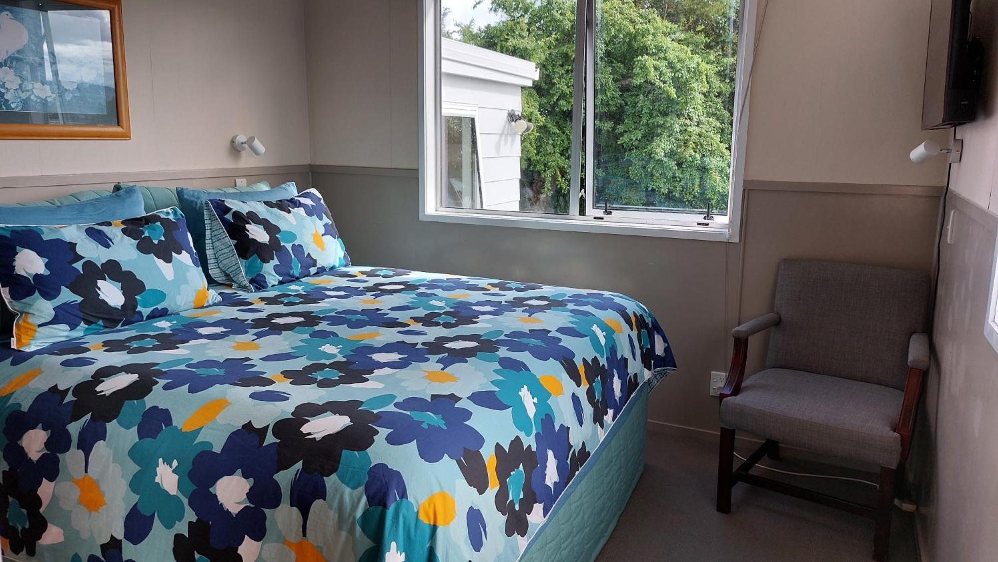 Bed And Breakfast Happy Home Taupo Accommodation Buitenkant foto