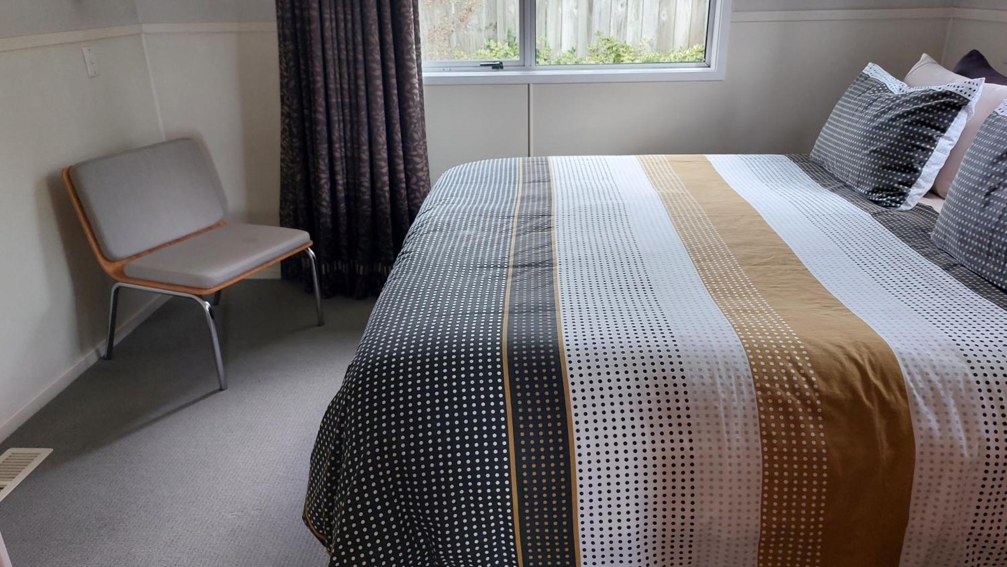 Bed And Breakfast Happy Home Taupo Accommodation Buitenkant foto