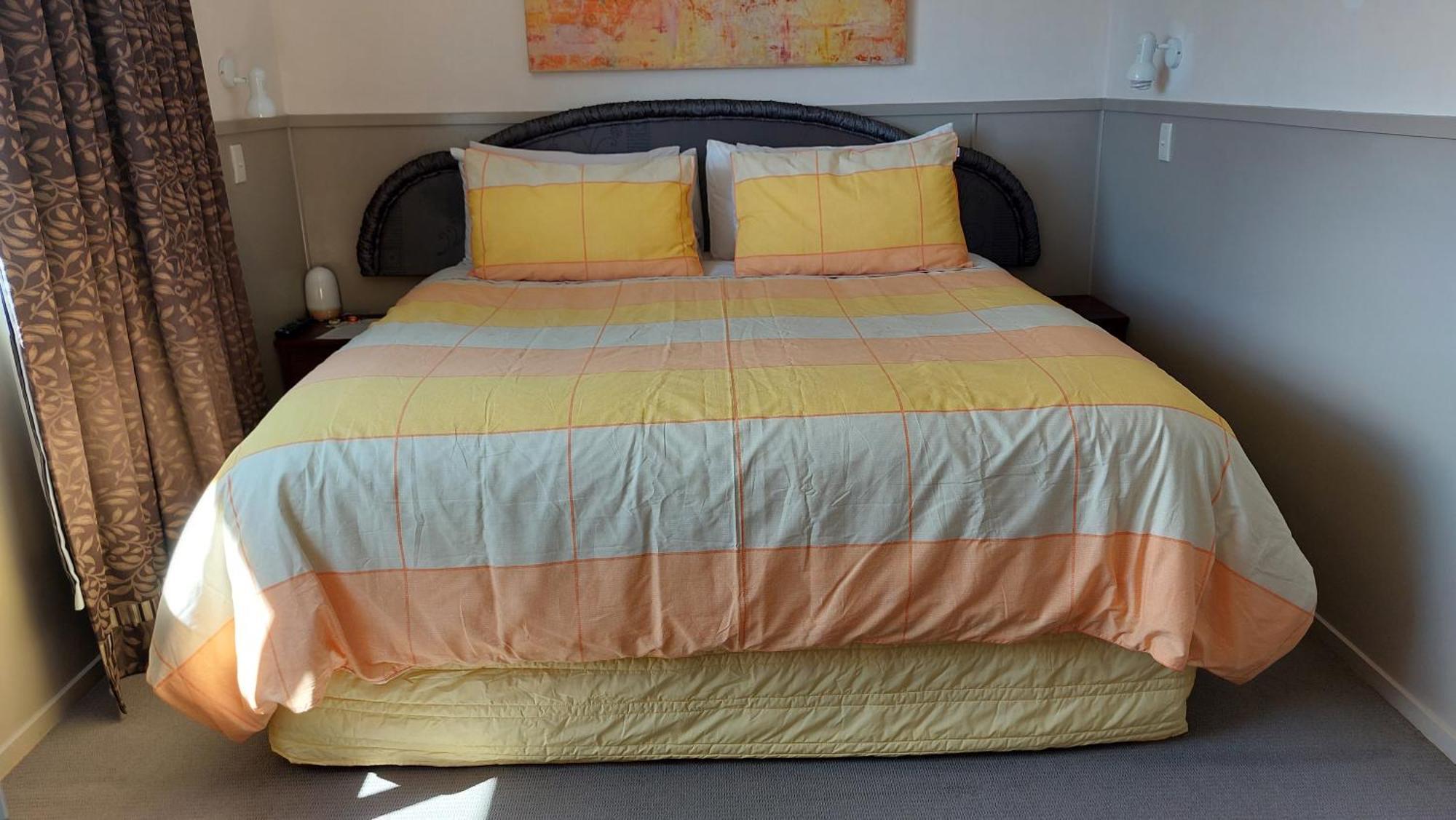 Bed And Breakfast Happy Home Taupo Accommodation Buitenkant foto