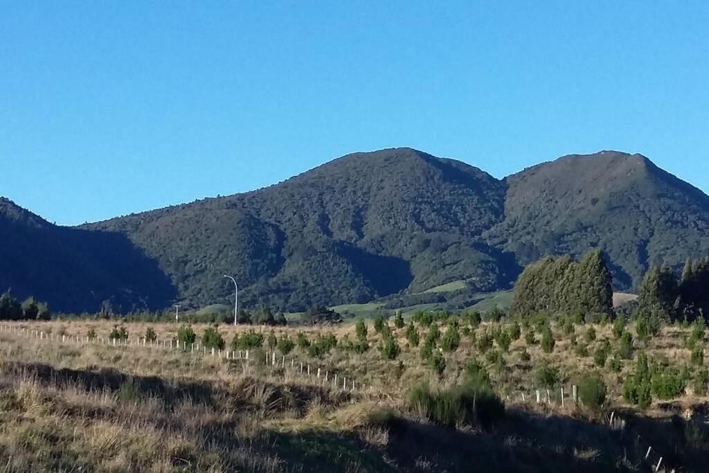 Bed And Breakfast Happy Home Taupo Accommodation Buitenkant foto