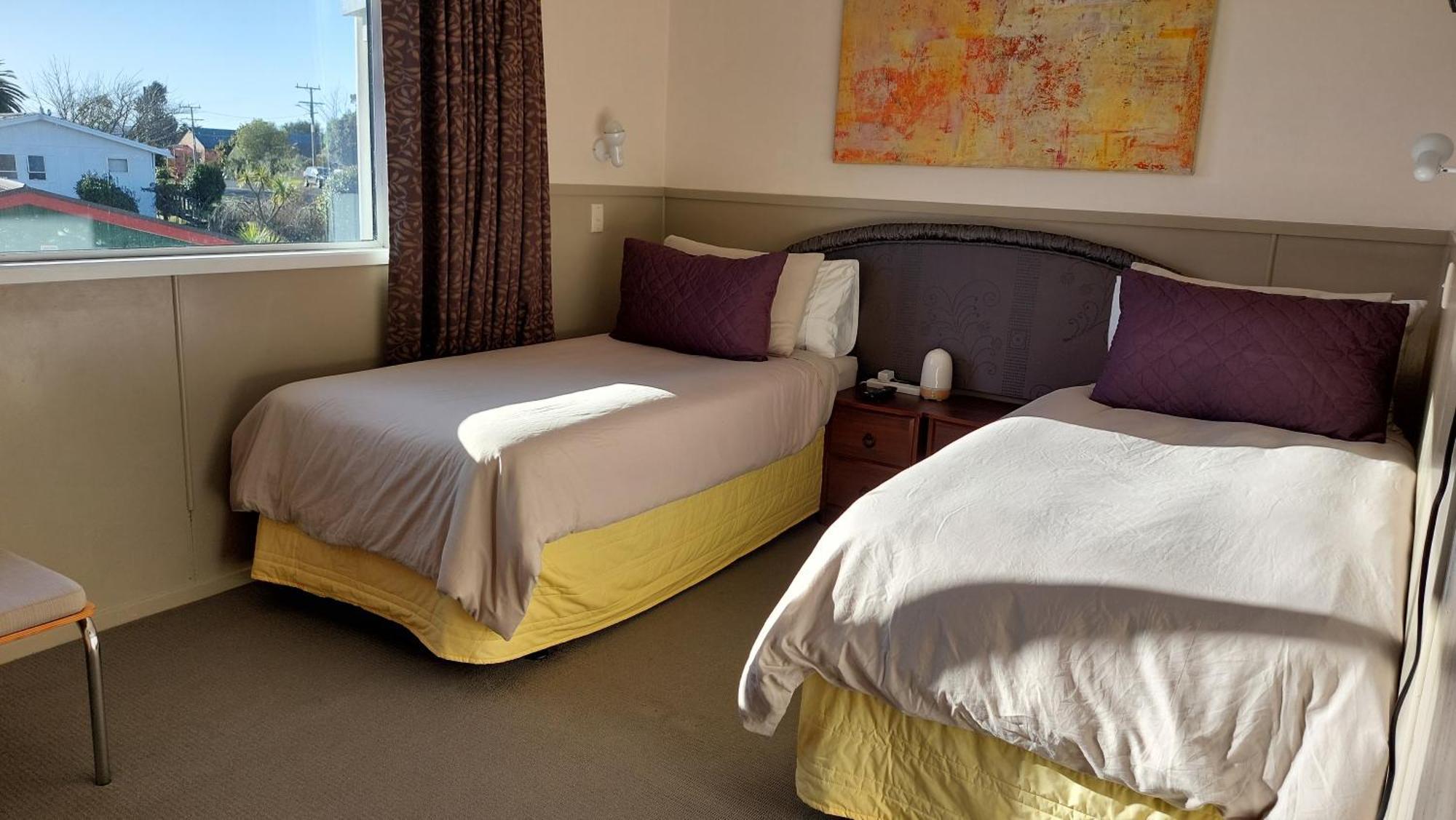 Bed And Breakfast Happy Home Taupo Accommodation Buitenkant foto