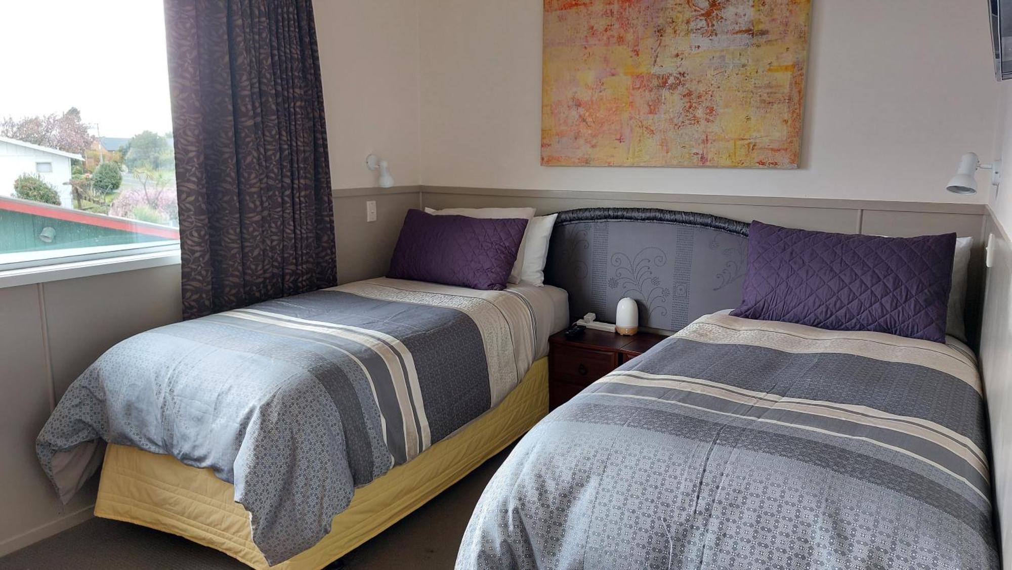 Bed And Breakfast Happy Home Taupo Accommodation Buitenkant foto