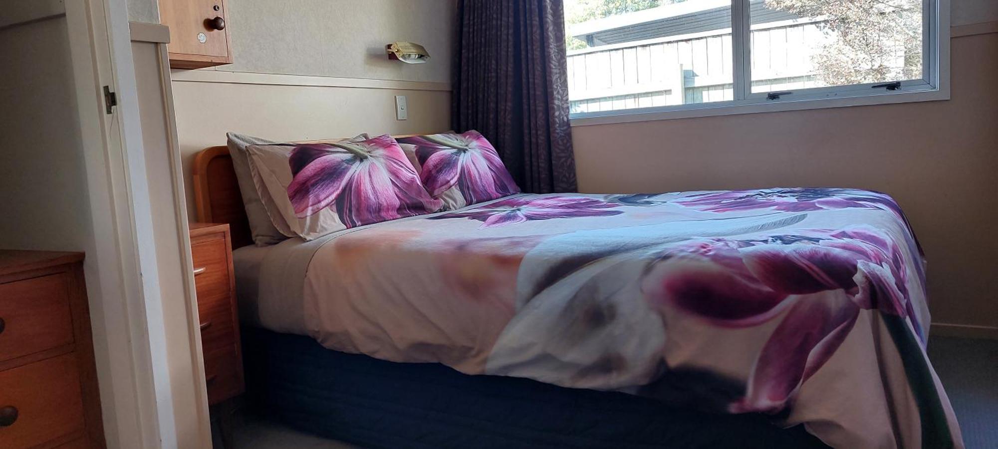 Bed And Breakfast Happy Home Taupo Accommodation Buitenkant foto