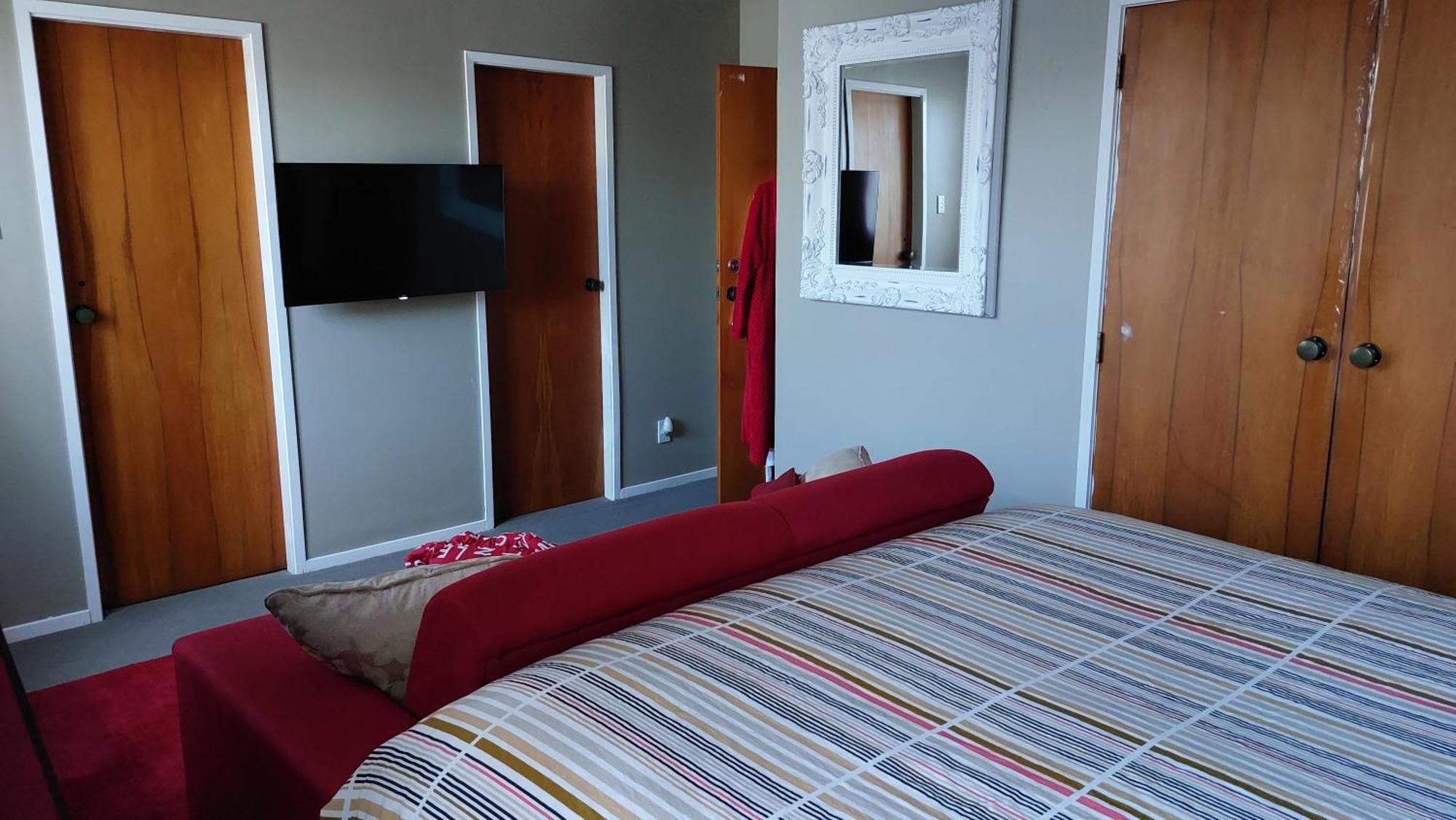 Bed And Breakfast Happy Home Taupo Accommodation Buitenkant foto