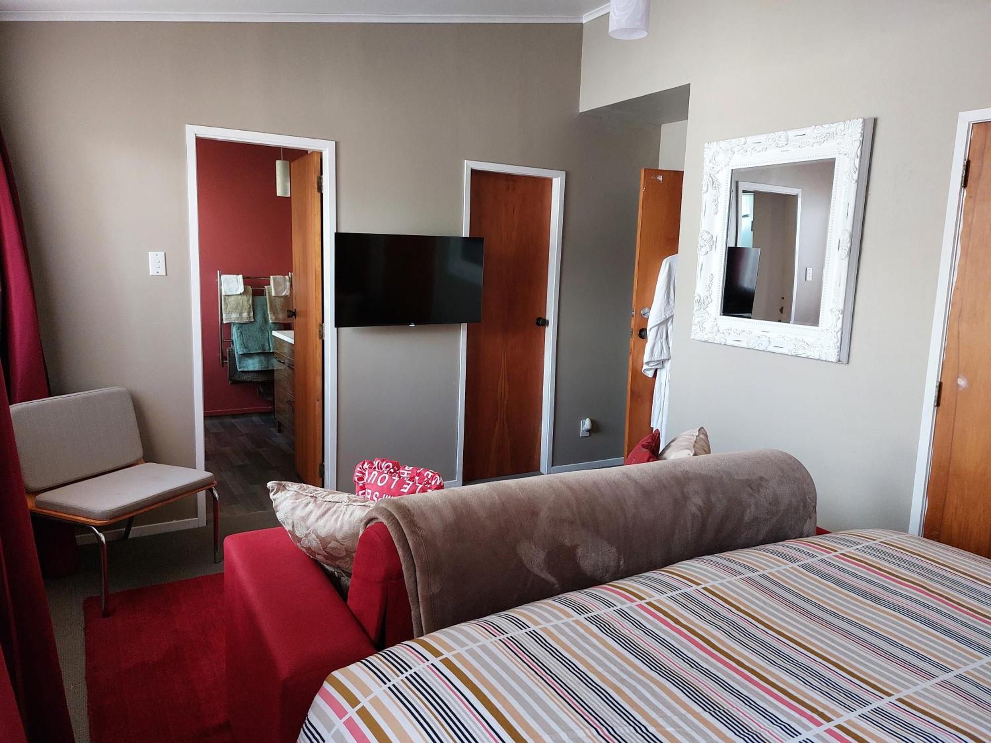 Bed And Breakfast Happy Home Taupo Accommodation Buitenkant foto