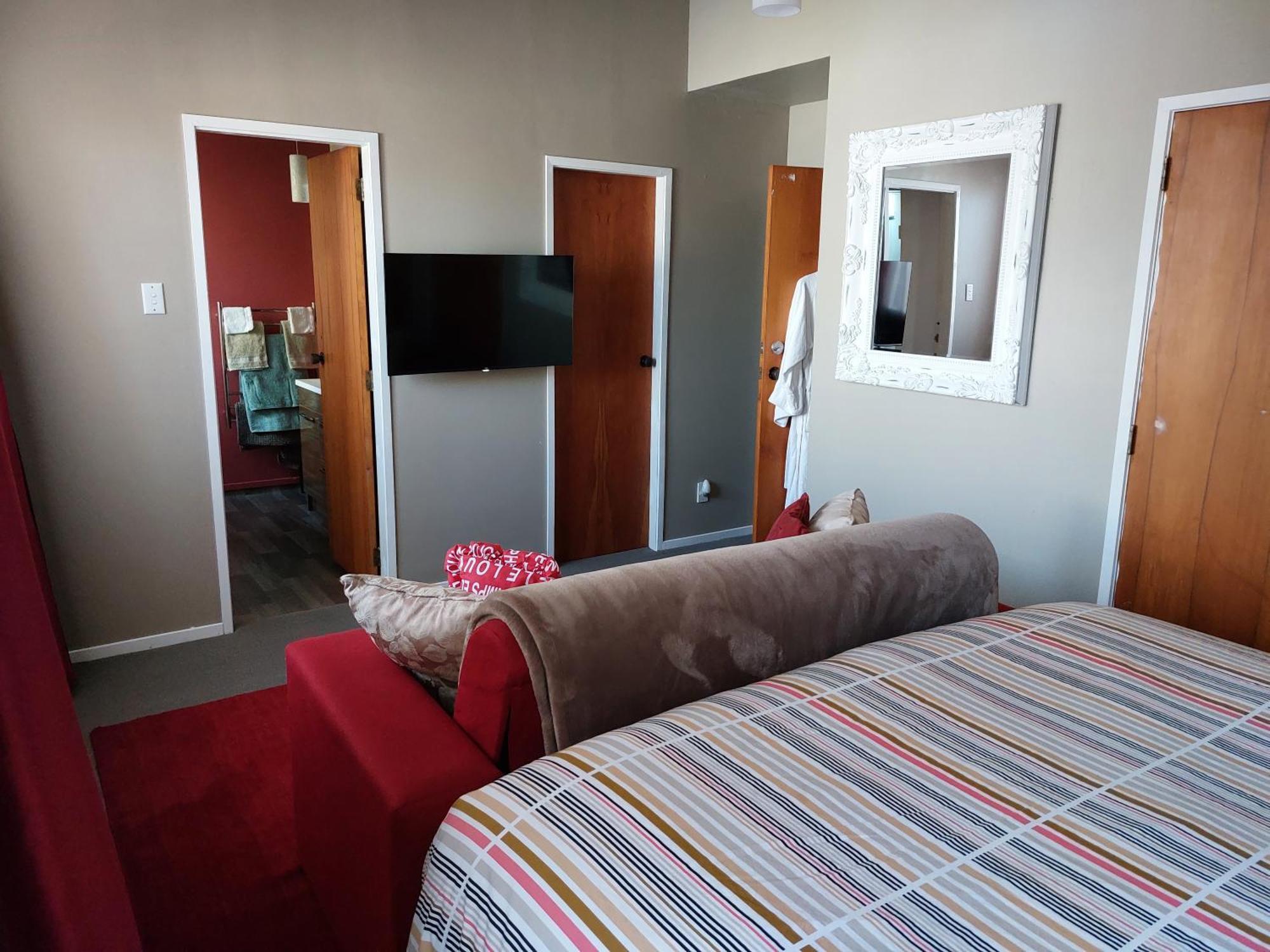 Bed And Breakfast Happy Home Taupo Accommodation Buitenkant foto
